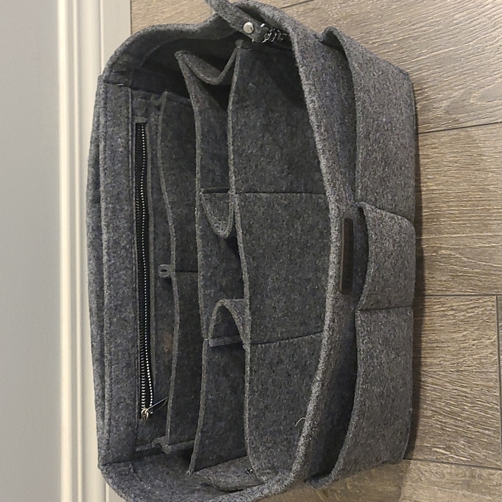 Bag organizations insert